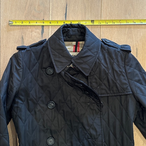AUTHENTIC BURBERRY Quilted Trench Coat - Picture 10 of 11